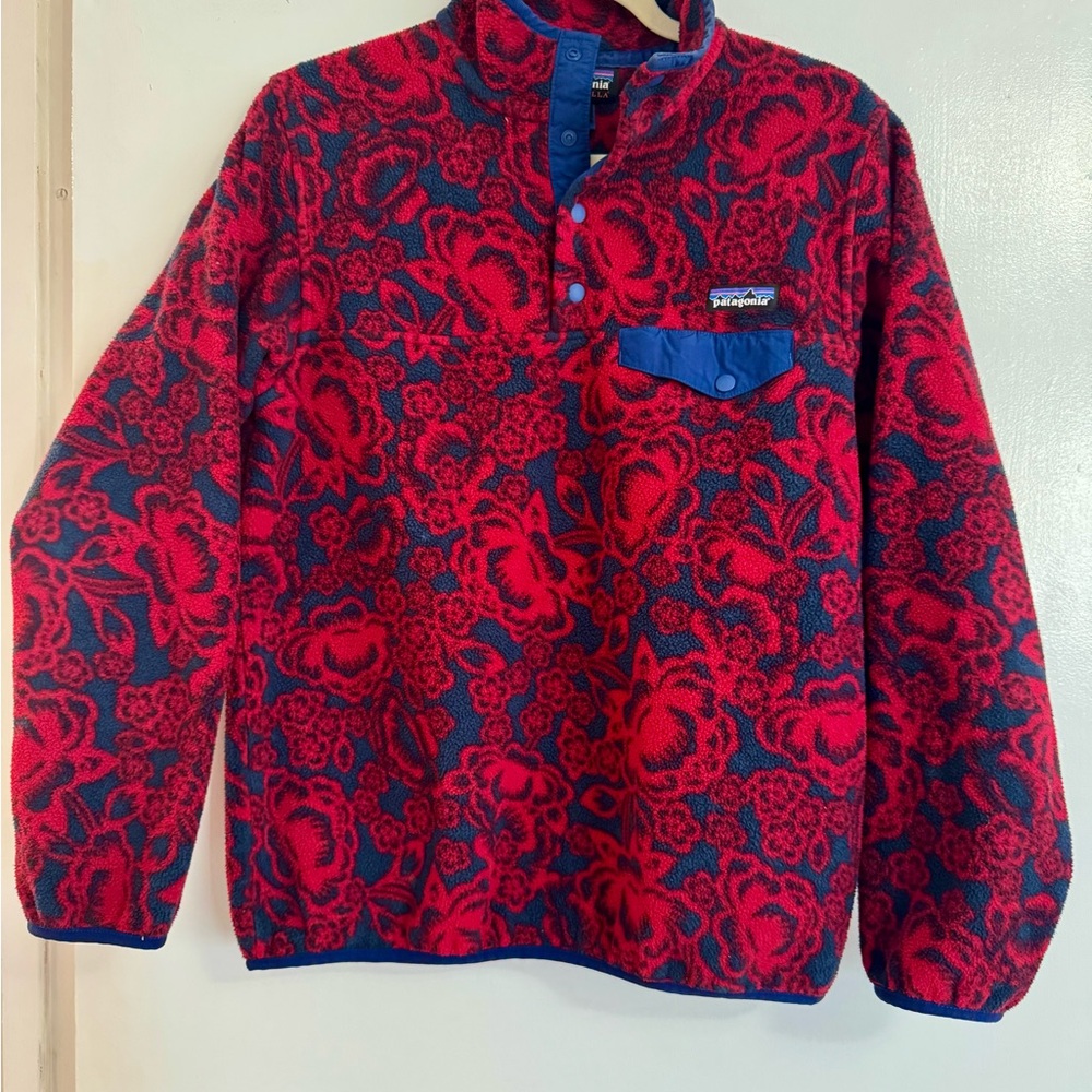Patagonia Men's Floral Red and Blue Sweater